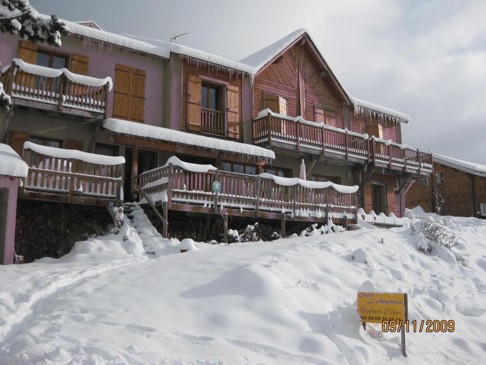 安琪莉小木屋旅馆 Bolquere Pyrenees 2000 外观 照片