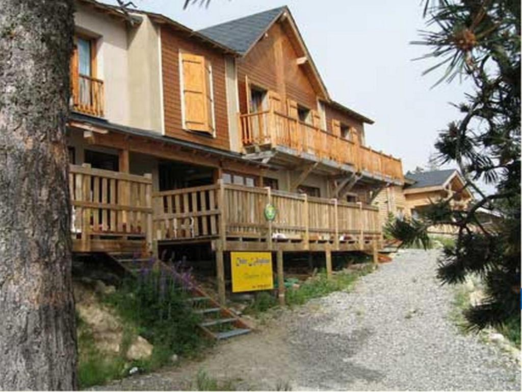 安琪莉小木屋旅馆 Bolquere Pyrenees 2000 外观 照片